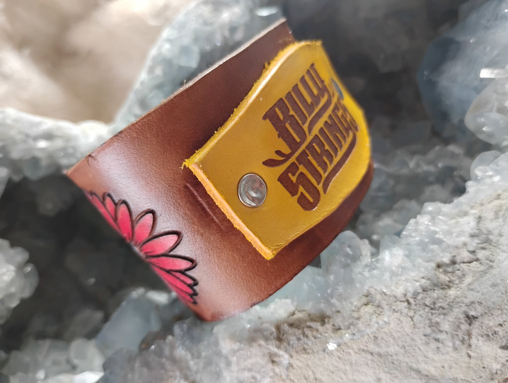 Billy Strings Daisy leather cuff women's size